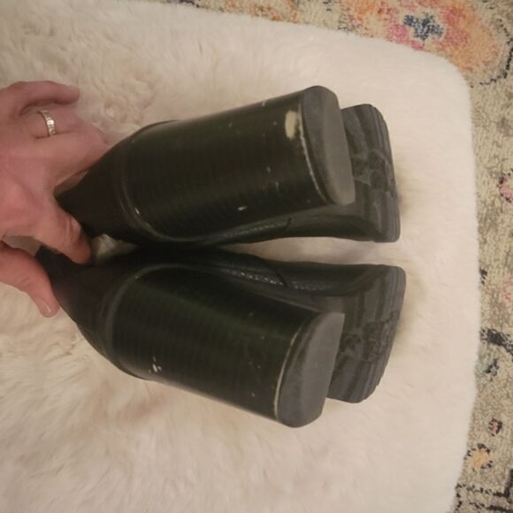 Sam & Libby heeled boots with tread. Sz 8 - Picture 10 of 14